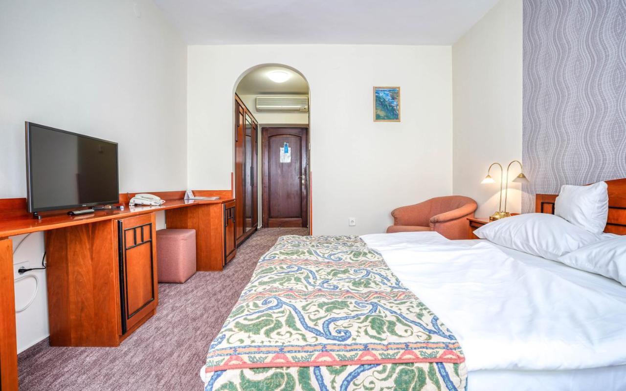 Hotel Erzsebet Heviz Exterior photo